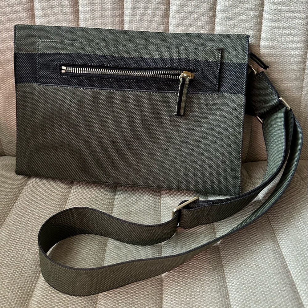 Rothy’s Dual-Zip Crossbody in Sage Green